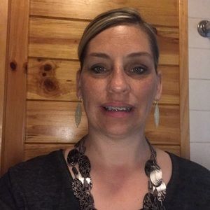 Meet your Posher, Laurie